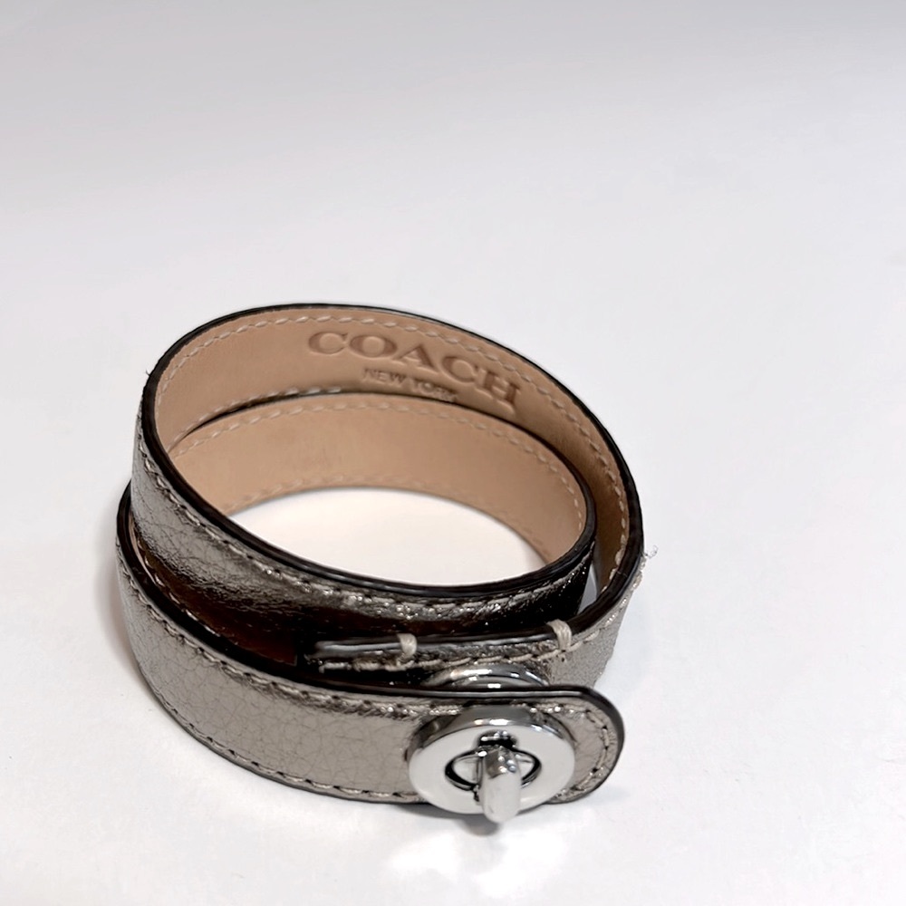 COACH || Gold Leather Strap Wrapped Bracelet. Sz. 15.5” Full Length